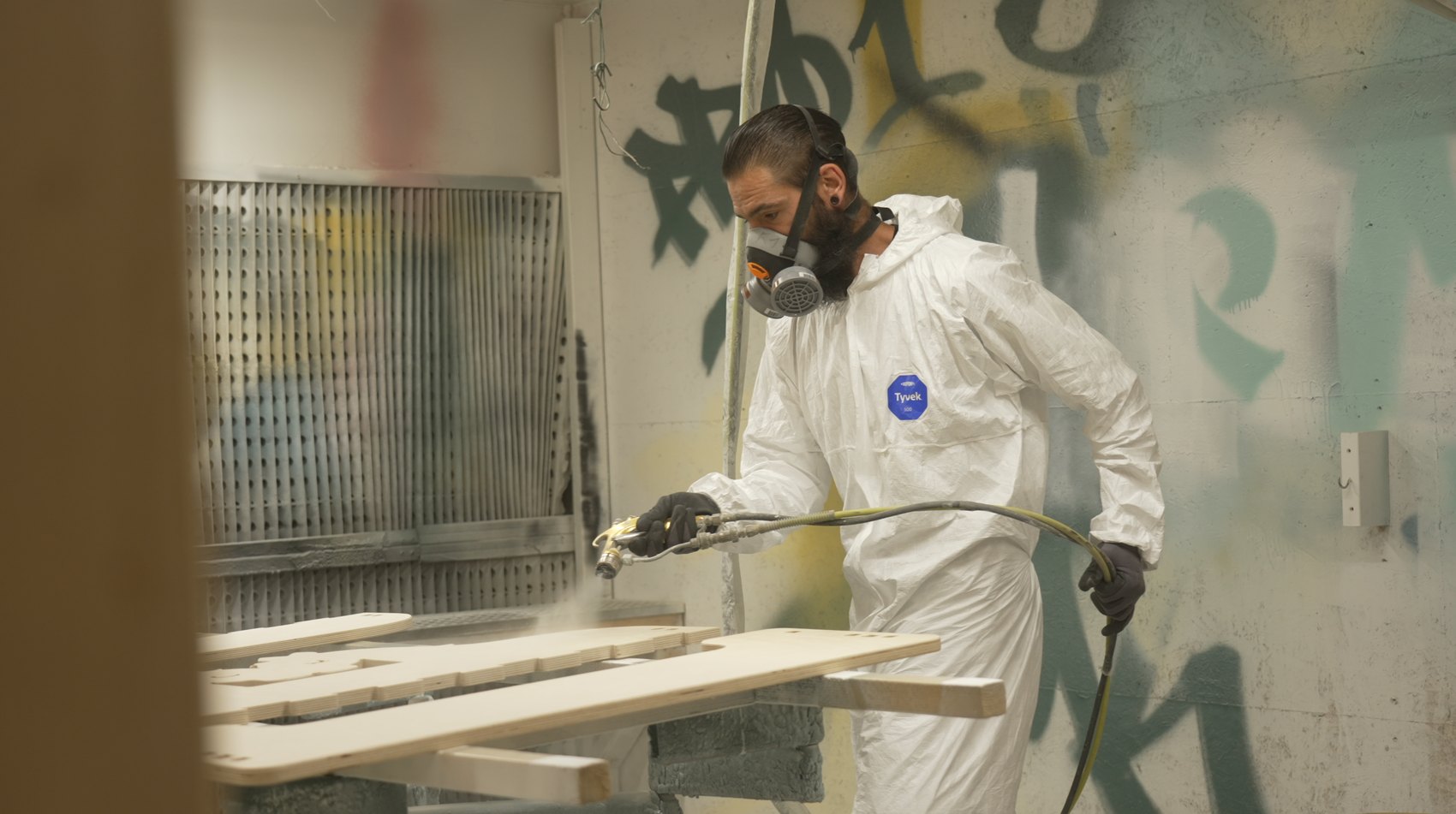 Cabine de peinture de plus de 70 m² — laquage et vernissage en interne