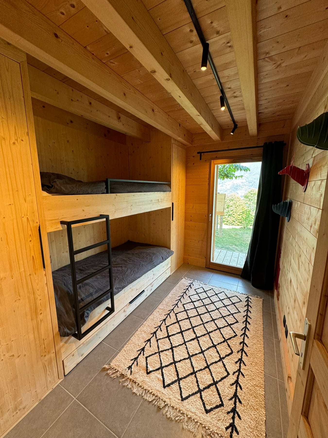 Lits superposés sur mesure dans une chambre d’enfants