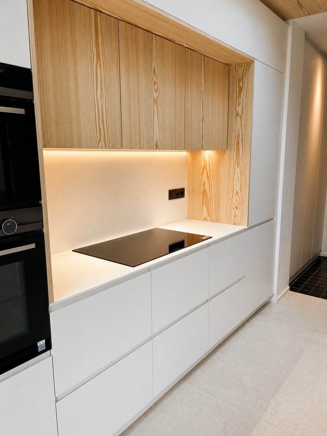 Cuisine contemporaine bois & blanc